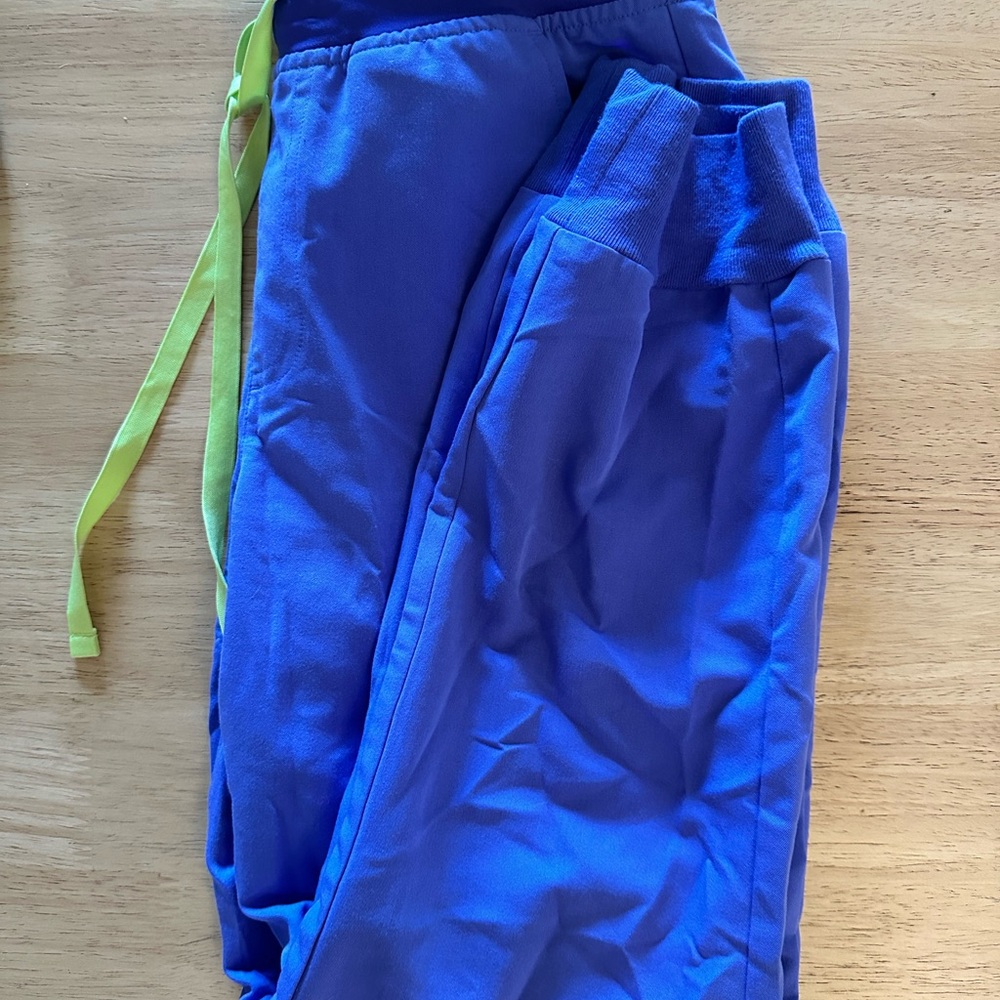 Figs Zamora Joggers High Waisted Scrub Pants in Blueberry (S/P)